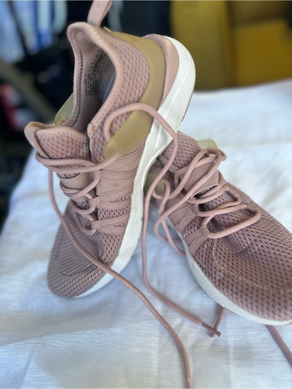 Fabletics Avalon Performance Sneaker - Picture 2 of 7